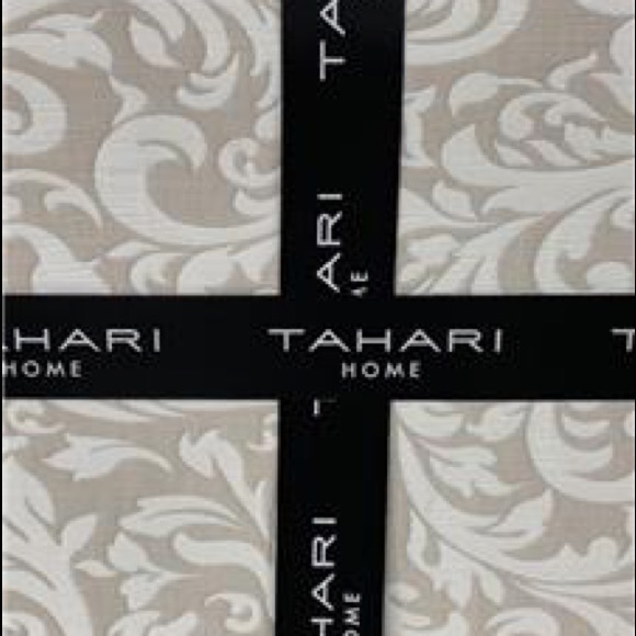 Tahari Home Bedding Tahari Home Skyler Queen Reversible Coverlet